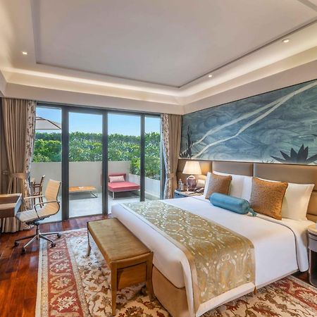 فندق ذا ليلا أمبيانس كونفينشن دلهي نيودلهي المظهر الخارجي الصورة A bedroom at the hotel