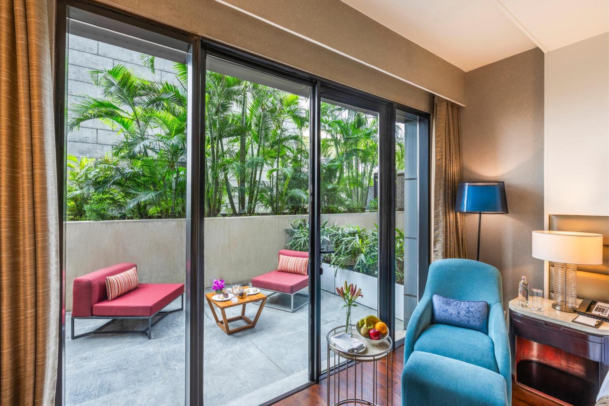فندق ذا ليلا أمبيانس كونفينشن دلهي نيودلهي المظهر الخارجي الصورة Deluxe Room with private balcony