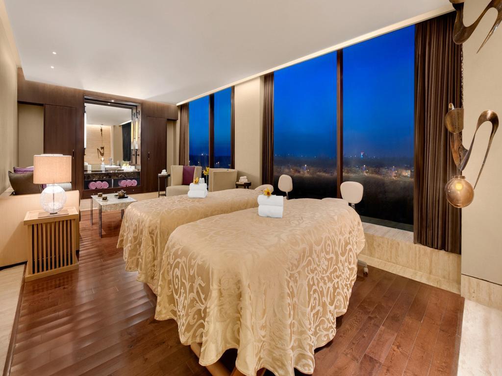 فندق ذا ليلا أمبيانس كونفينشن دلهي نيودلهي المظهر الخارجي الصورة The Spa at The Ritz-Carlton, Dubai
