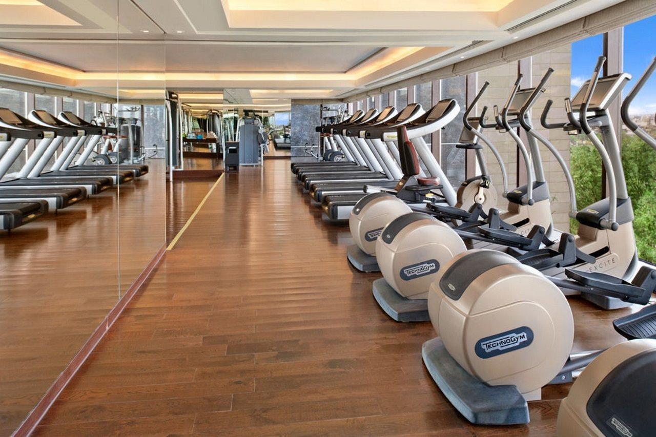 فندق ذا ليلا أمبيانس كونفينشن دلهي نيودلهي المظهر الخارجي الصورة The gym at the hotel