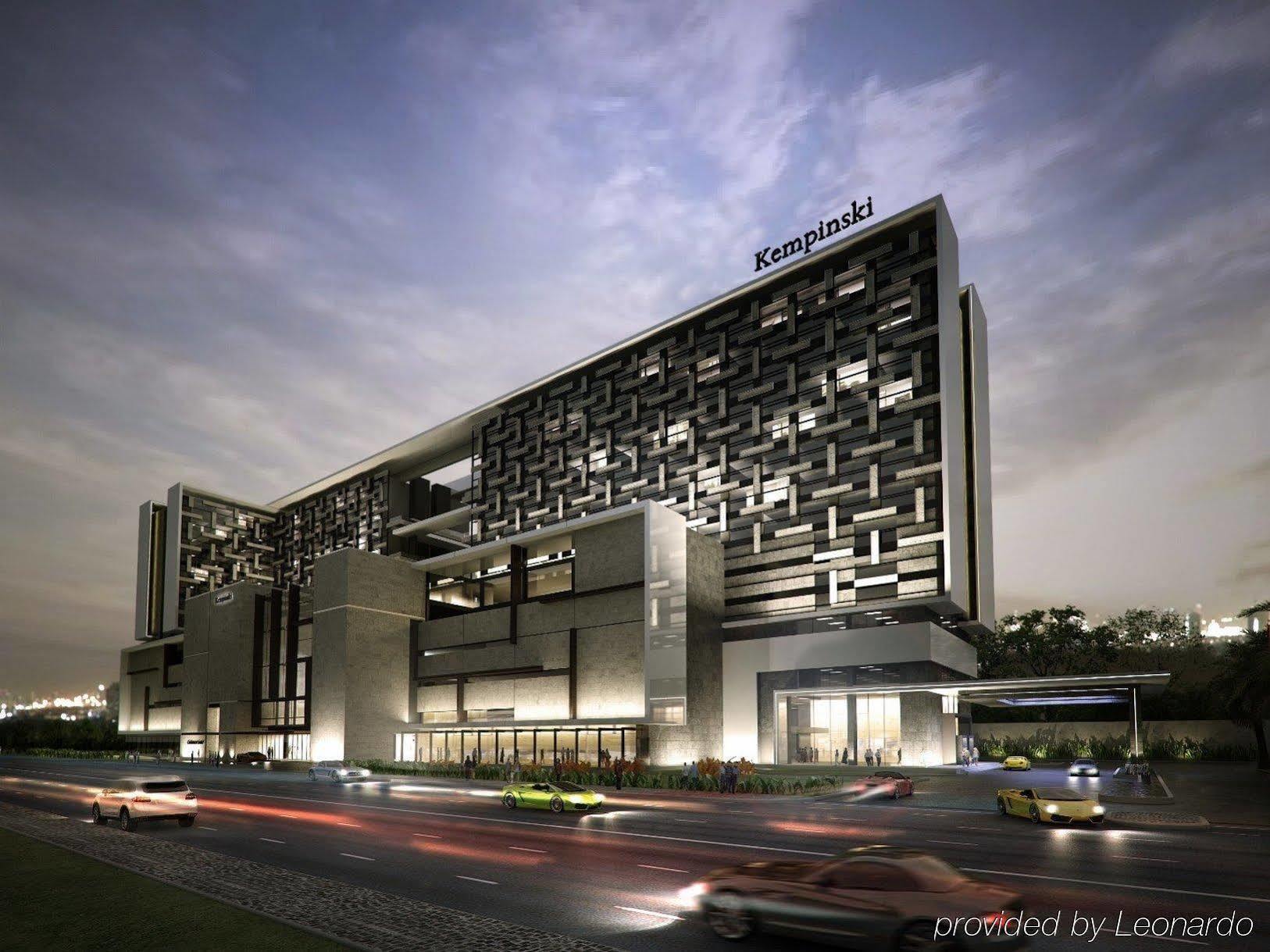 فندق ذا ليلا أمبيانس كونفينشن دلهي نيودلهي المظهر الخارجي الصورة The hotel in 2012
